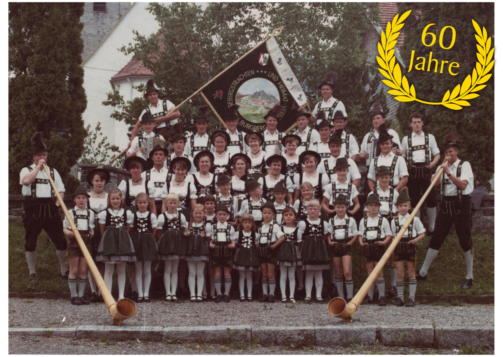 Mehr über den Artikel erfahren 60 Jahre Gebirgstrachten- und Heimatverein Burgberg e.V.